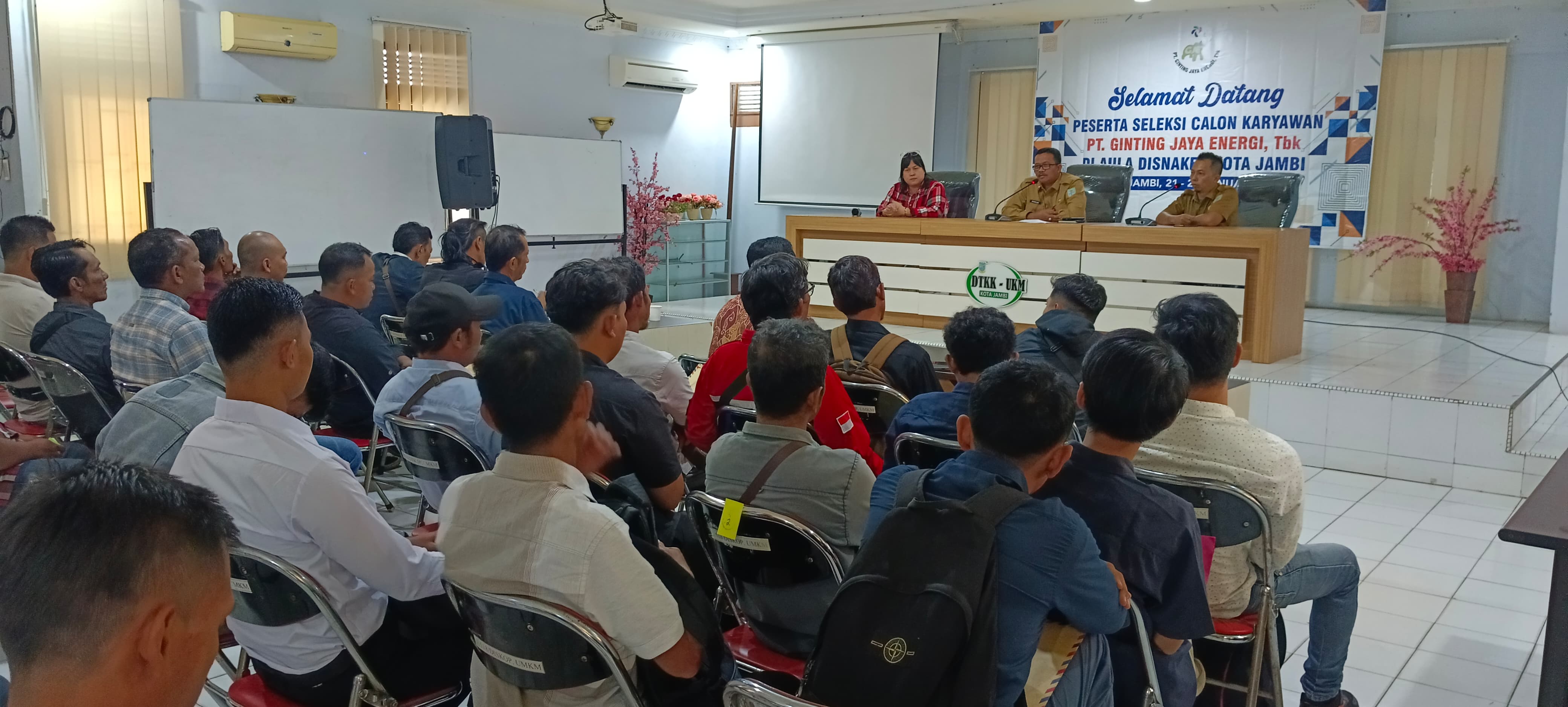 Menfasiltasi Perusahaan dalam rangka seleksi calon karyawan PT. Ginting Jaya Energi Tbk