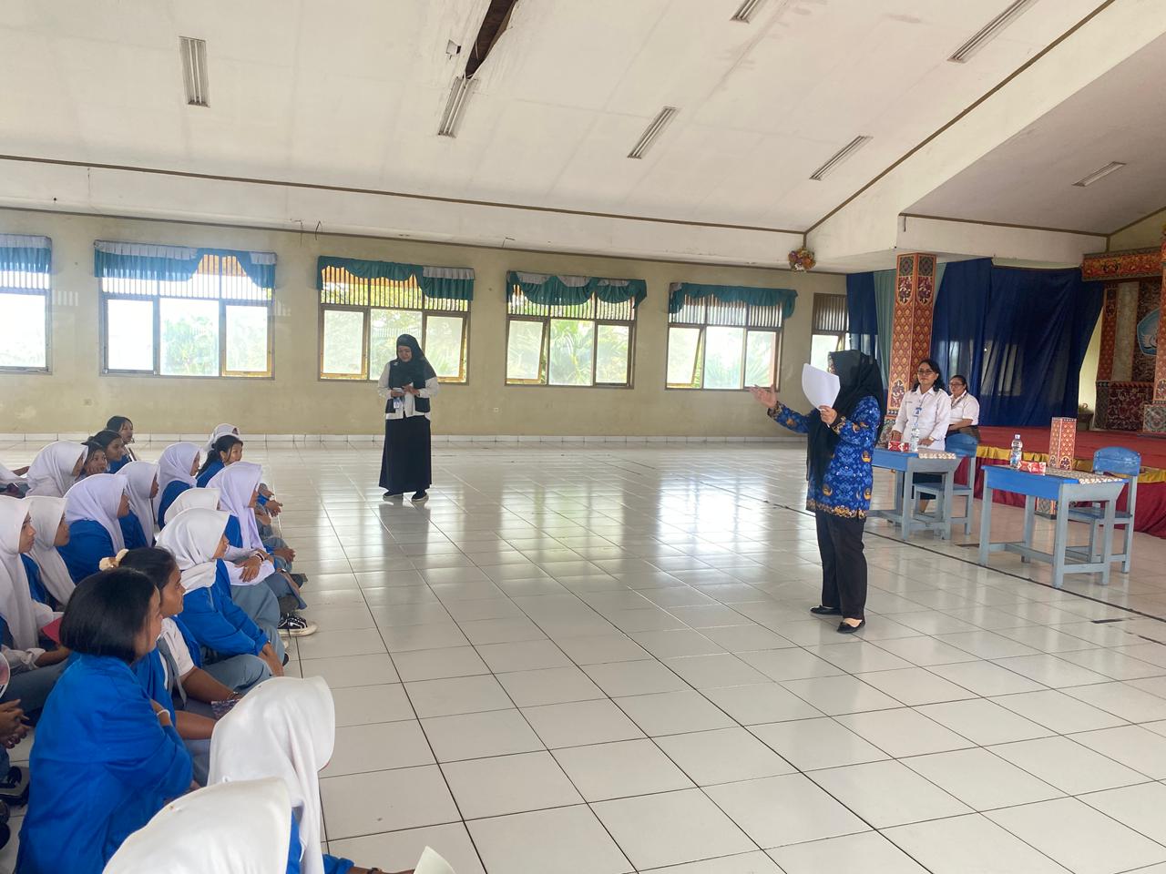 JF Pengantar Kerja Ahli Muda Berikan Materi Bimbingan Karir di SMK Yadika Jambi