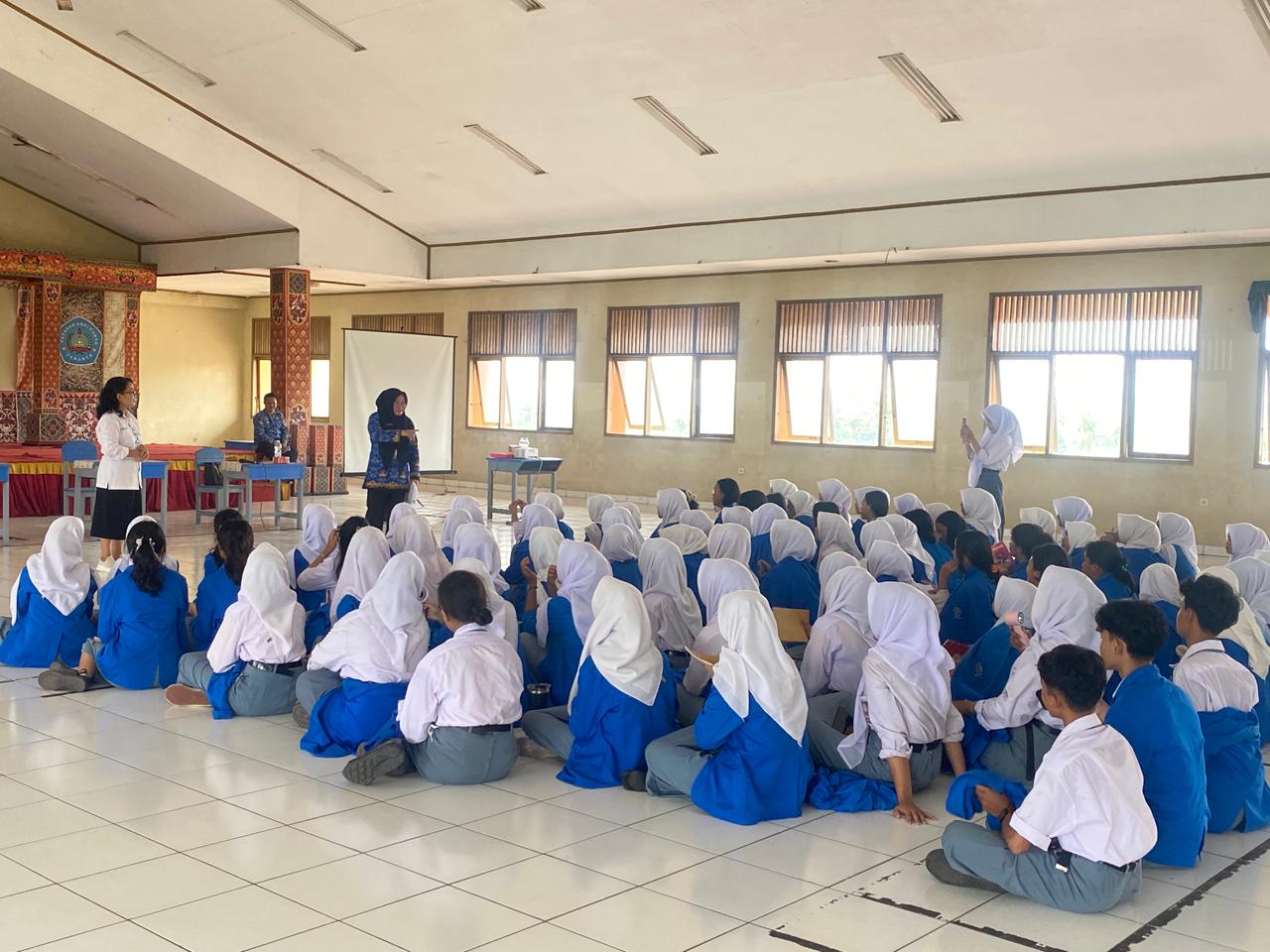 JF Pengantar Kerja Ahli Muda Berikan Materi Bimbingan Karir di SMK Yadika Jambi