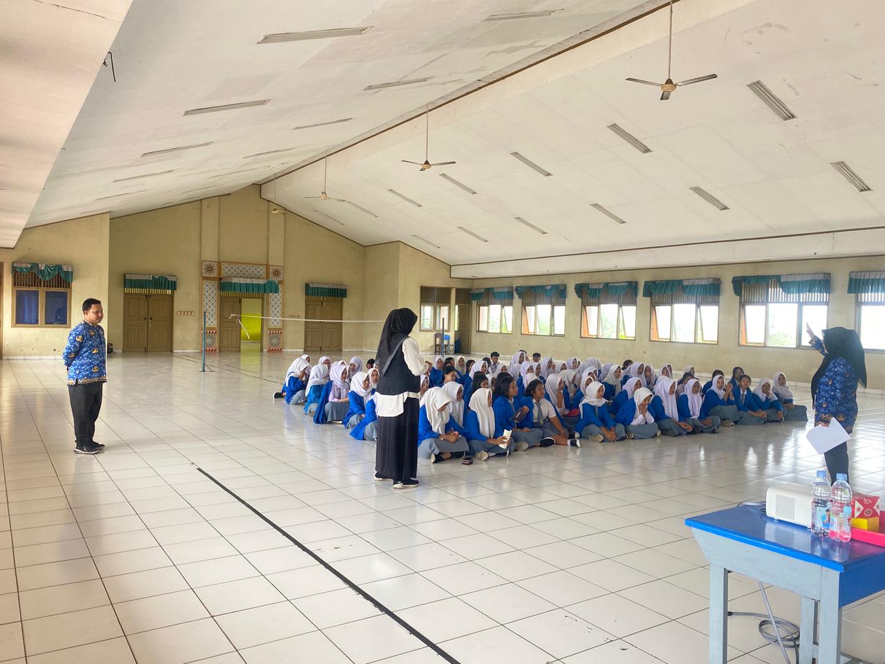 JF Pengantar Kerja Ahli Muda Berikan Materi Bimbingan Karir di SMK Yadika Jambi