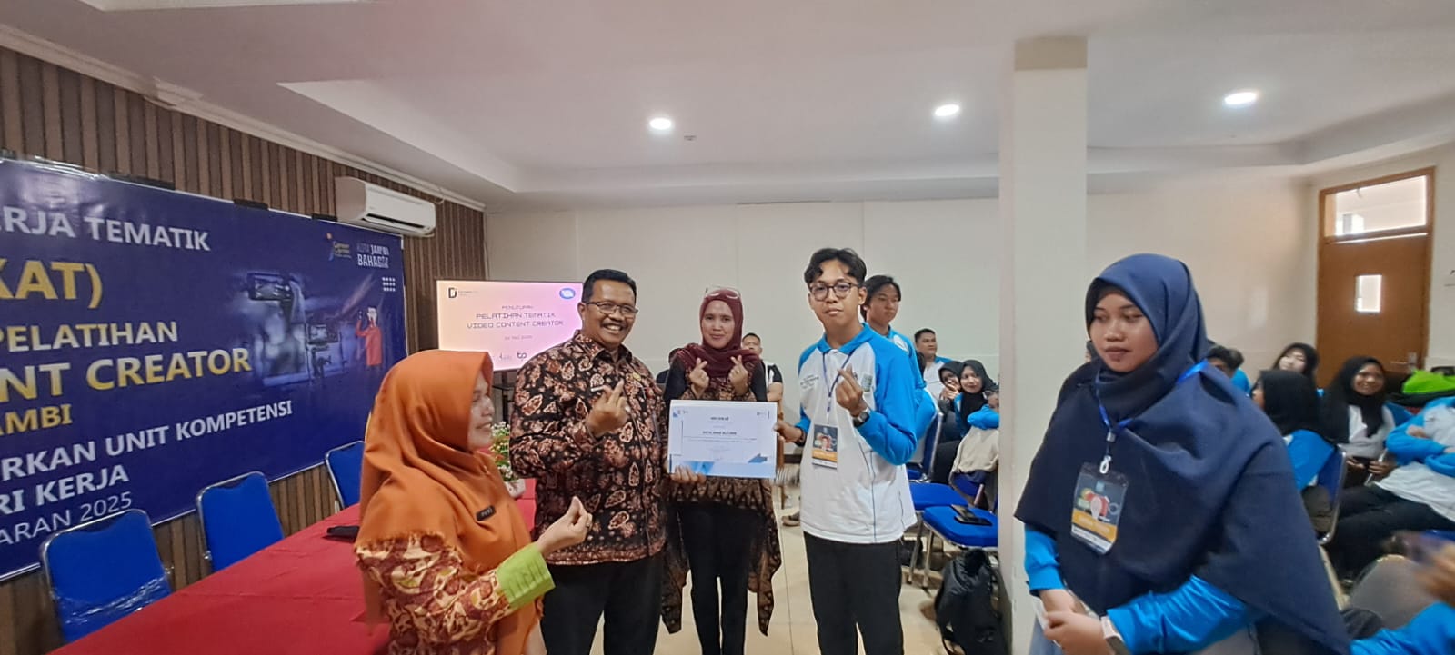 Disnaker Koperasi dan UKM Kota Jambi Sukses Gelar Pelatihan Video Konten Kreator 2025