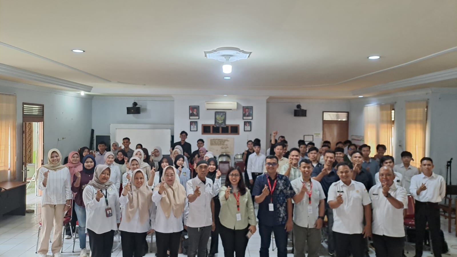 Disnakerkop UKM Kota Jambi Fasilitasi Walk Interview Alfamidi bagi Pencari Kerja